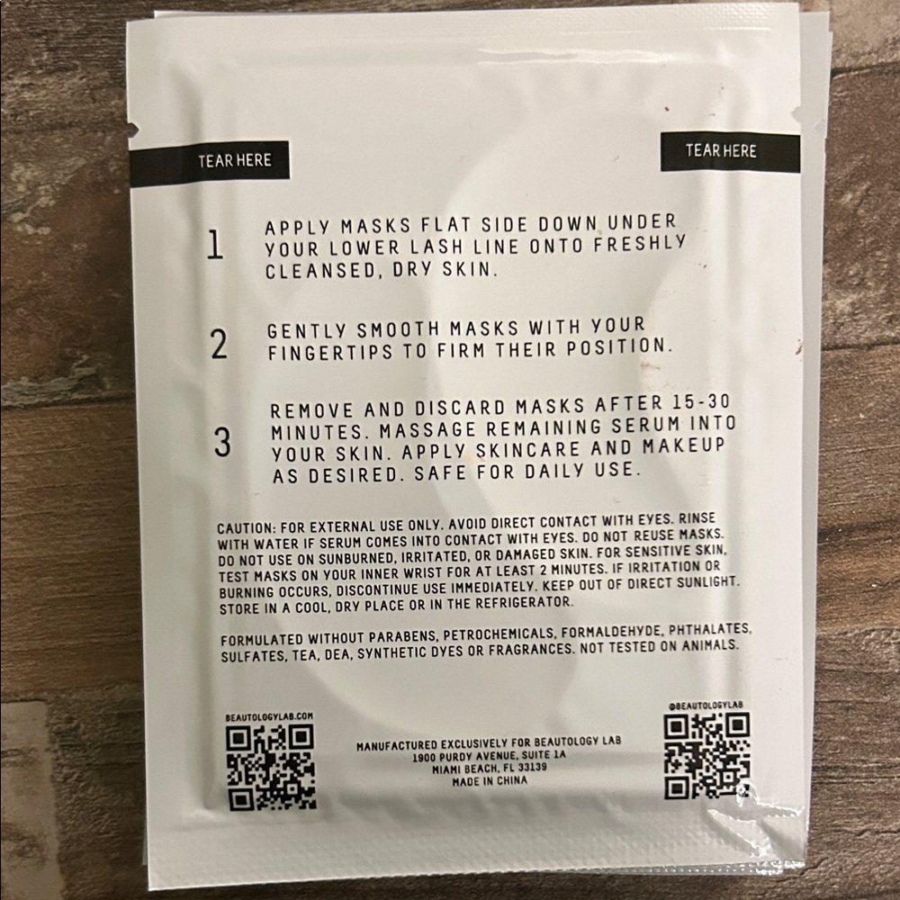 Refresh & Revitalize 24K Gold Collagen Masks 8 pairs - Picture 3 of 5